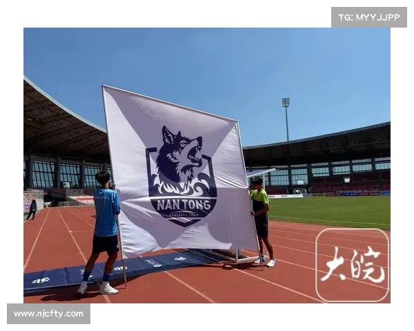 NBA焦点战火热来袭 超级巨星对决引爆全场球迷热情